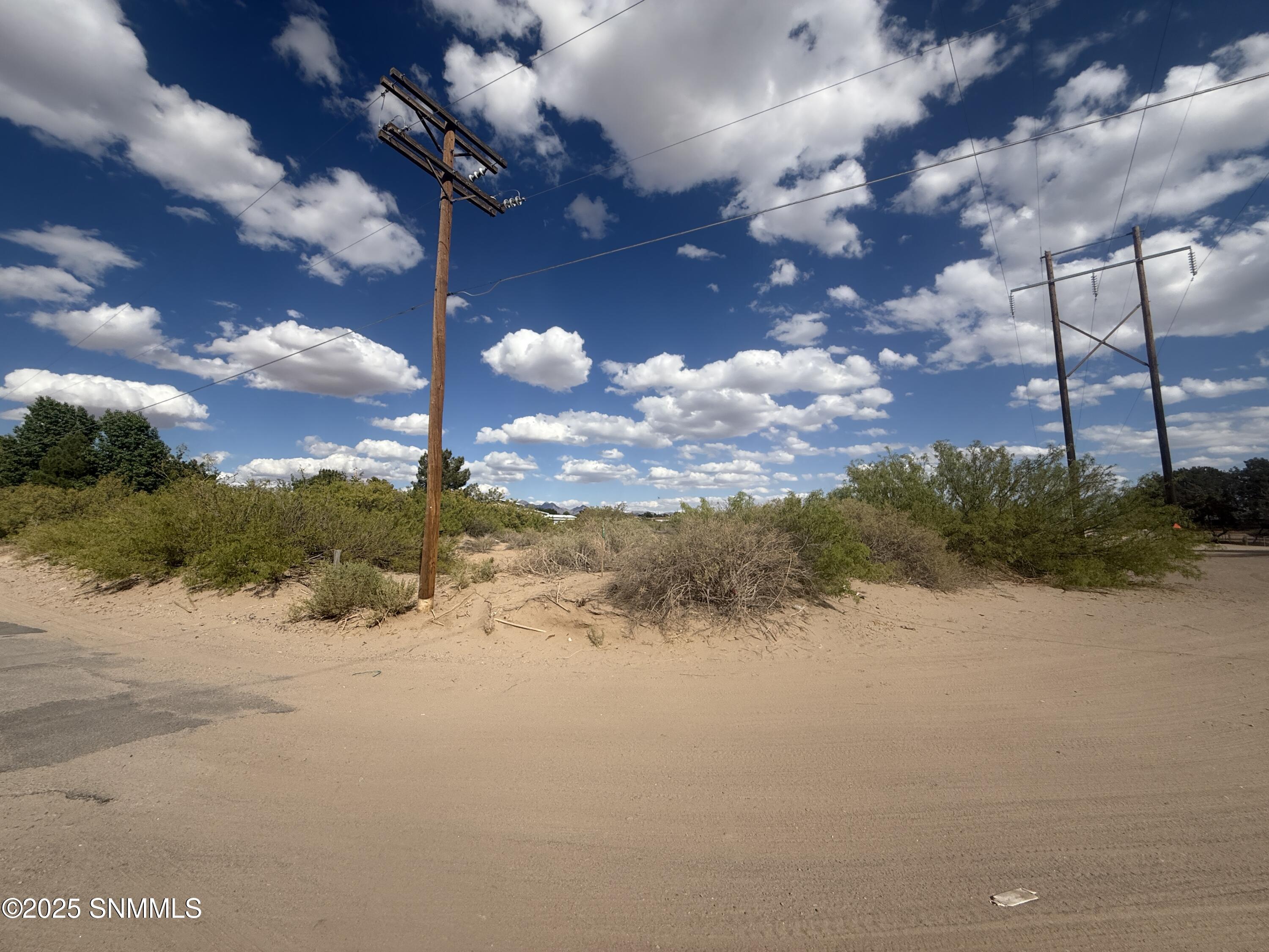 400 Hatfield Road, Las Cruces, New Mexico image 2