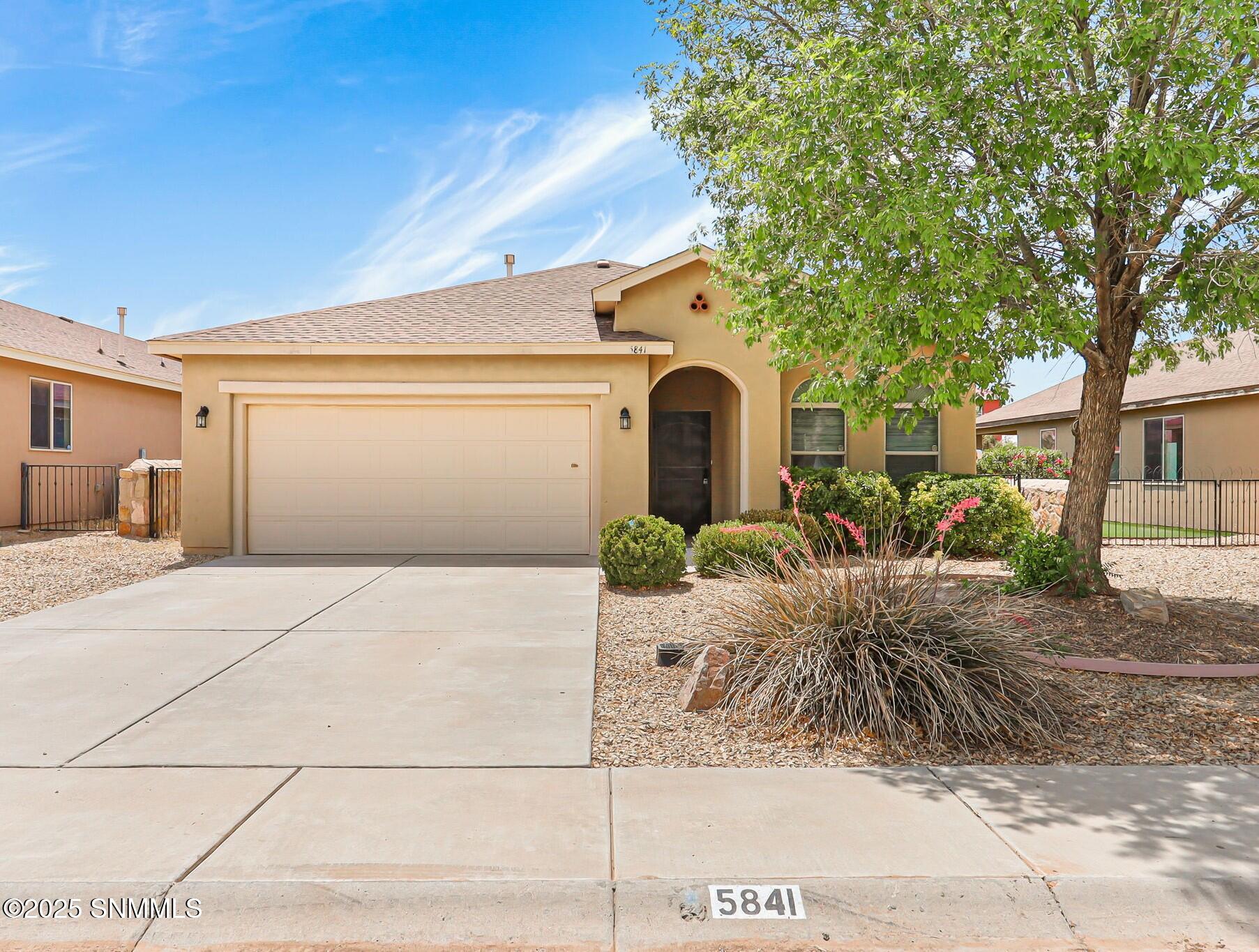 5841 Coyote Flats Street, Las Cruces, New Mexico image 1