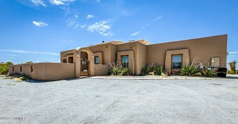 Homes For Sale - 2028 Sandhill Road<br/> Las Cruces, NM 88012