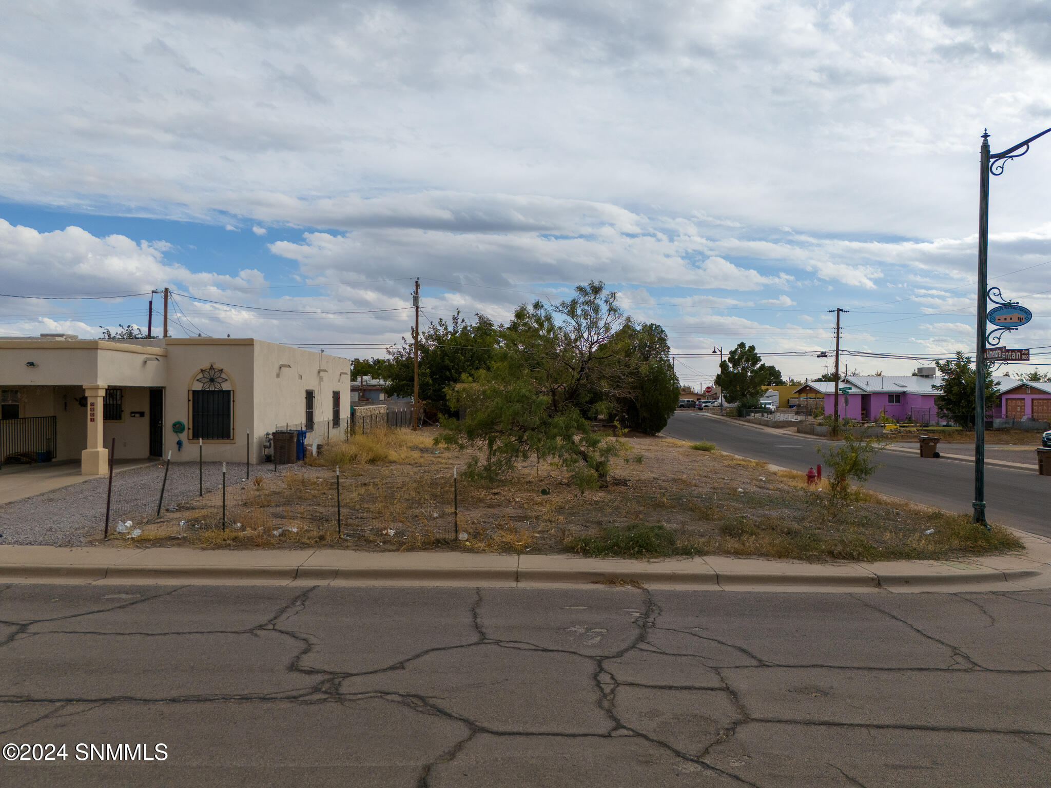 909 E Mountain Avenue, Las Cruces, New Mexico image 2