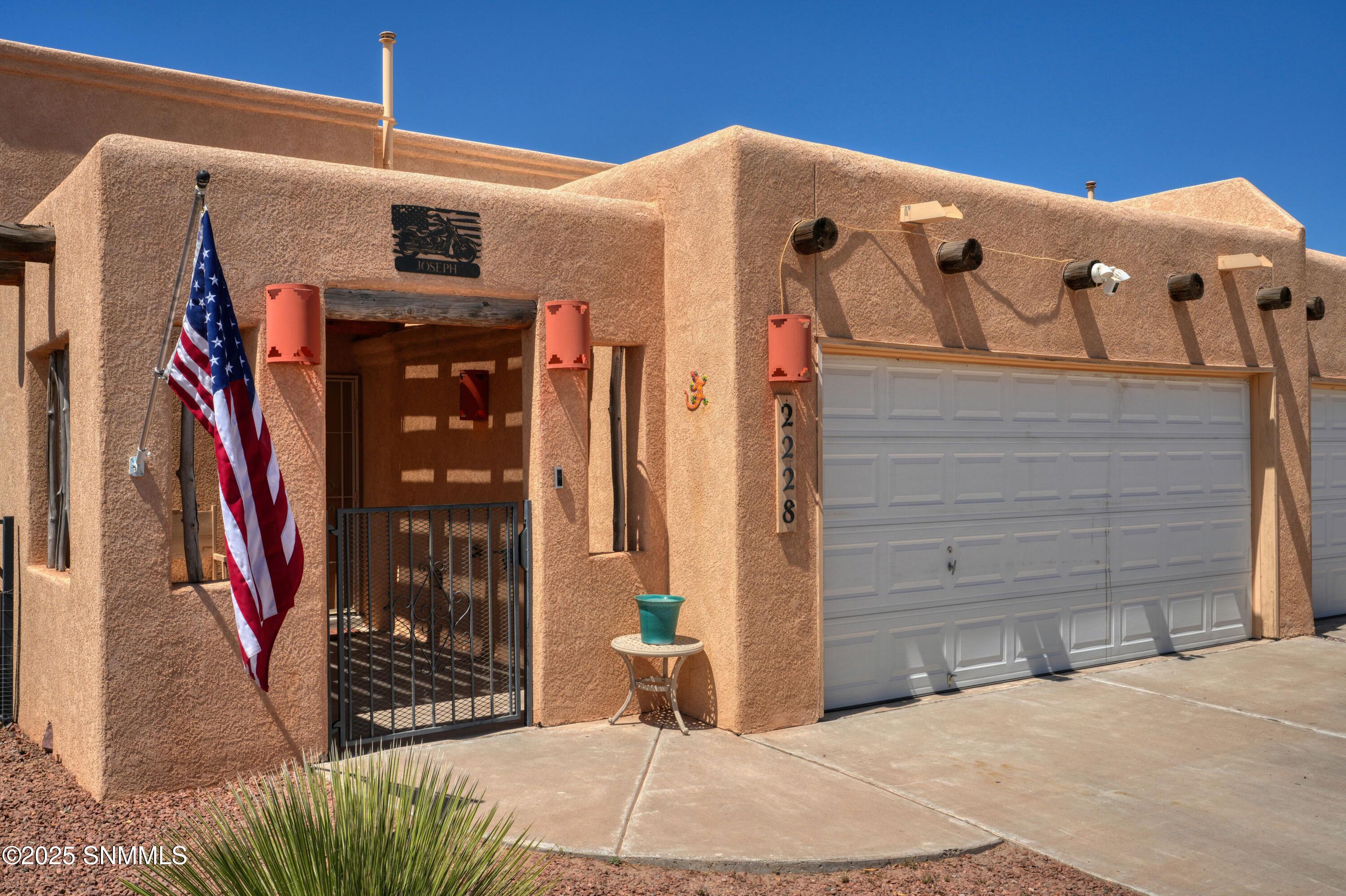 2228 Stone Pine Drive, Las Cruces, New York image 2
