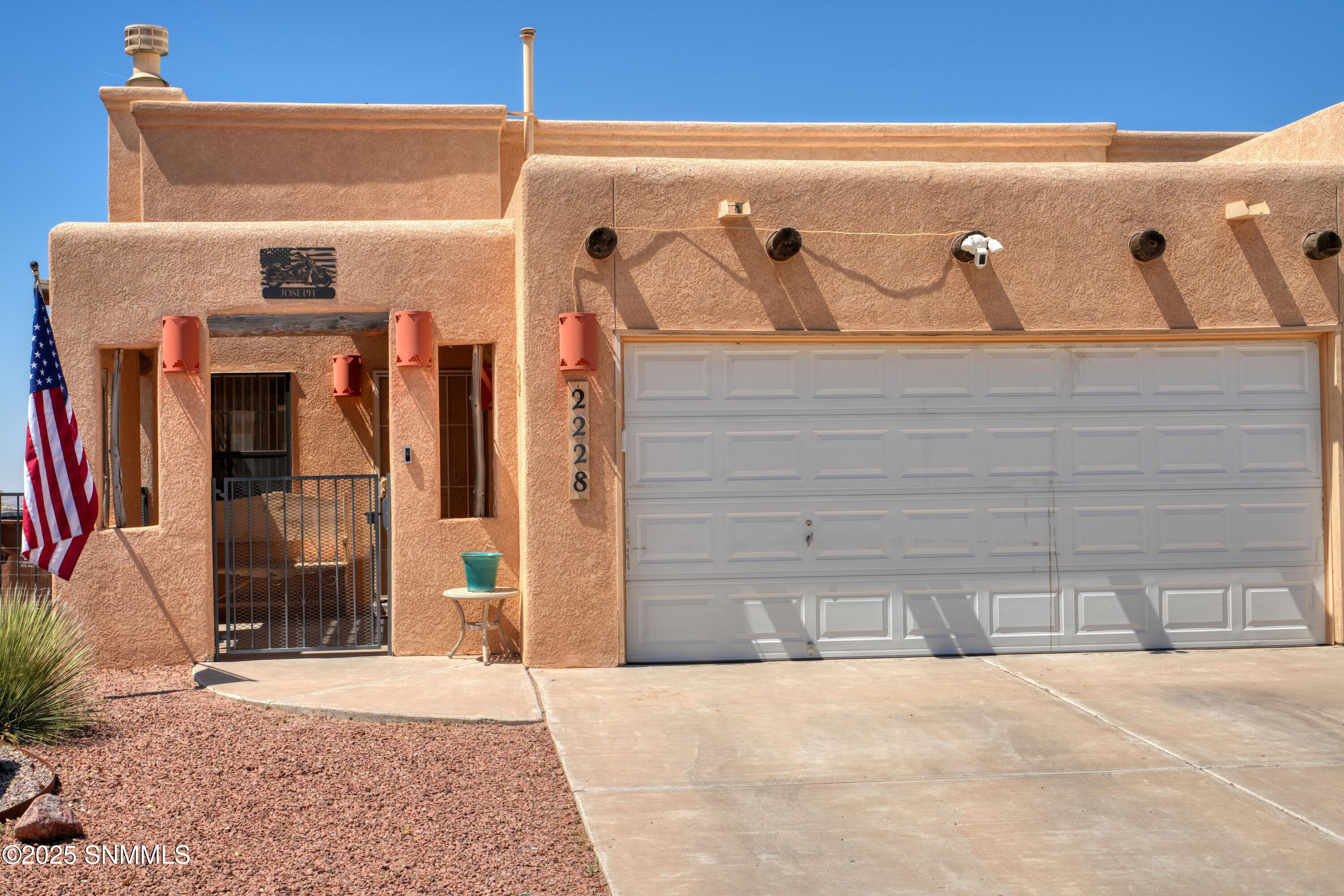 2228 Stone Pine Drive, Las Cruces, New York image 1
