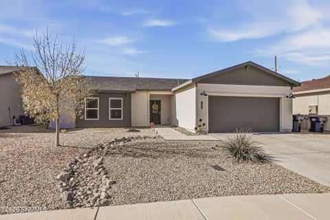 Homes For Sale - 7030 Aretha Way<br/> Las Cruces, NM 88012