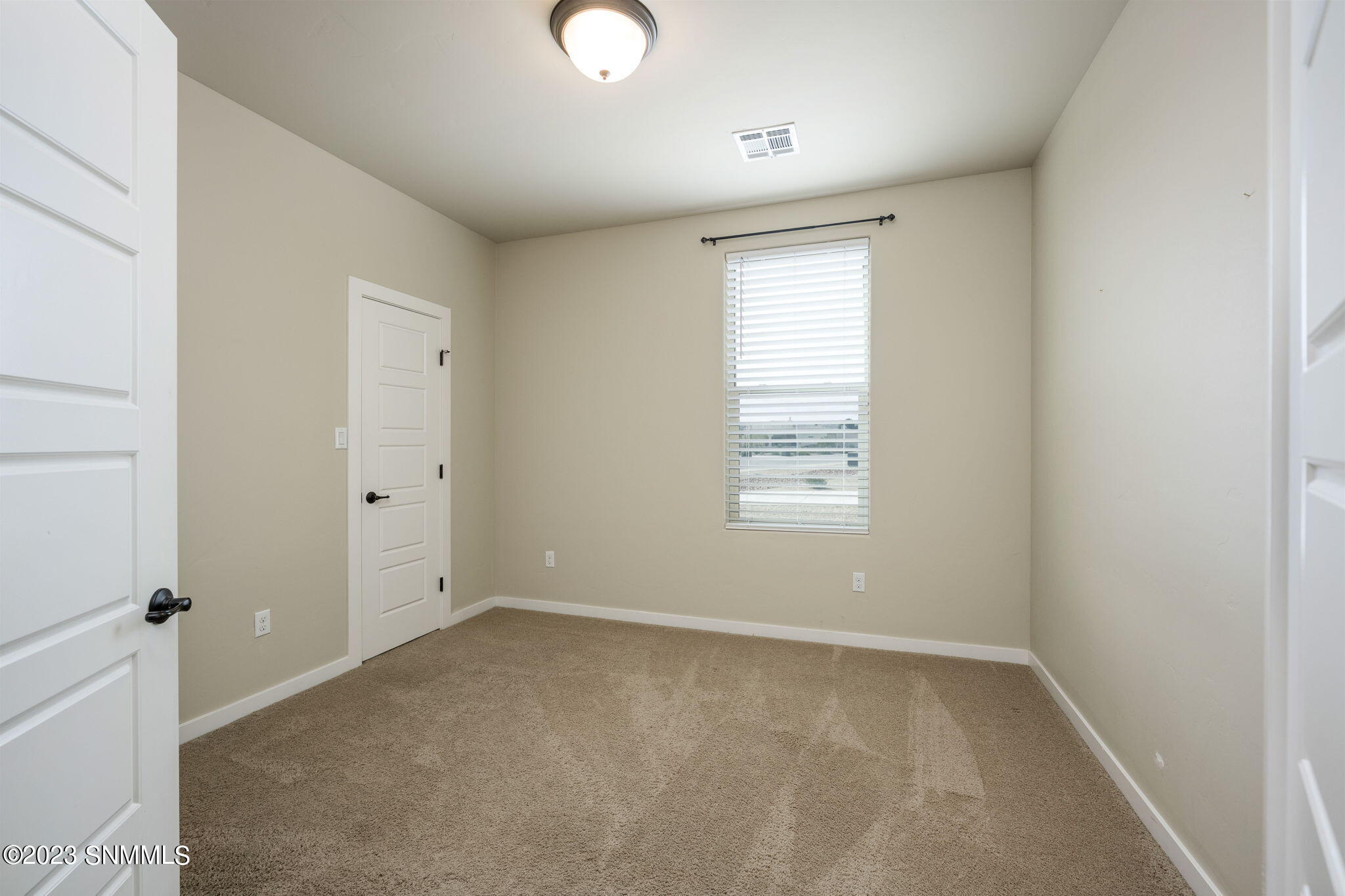 Las Cruces, New Mexico 88005, United States, 4 Bedrooms Bedrooms, ,3 BathroomsBathrooms,Residential,Pending,69260