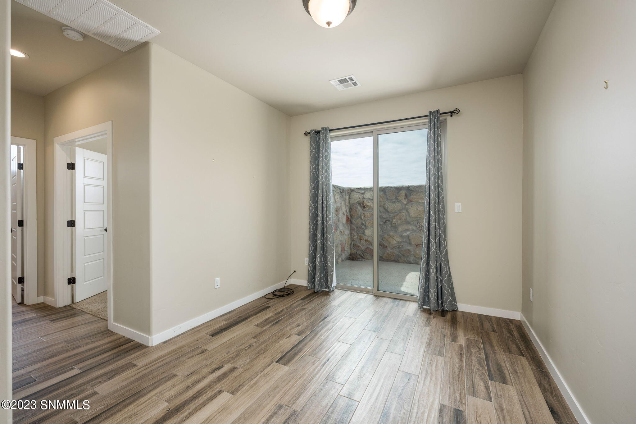 Las Cruces, New Mexico 88005, United States, 4 Bedrooms Bedrooms, ,3 BathroomsBathrooms,Residential,Pending,69260