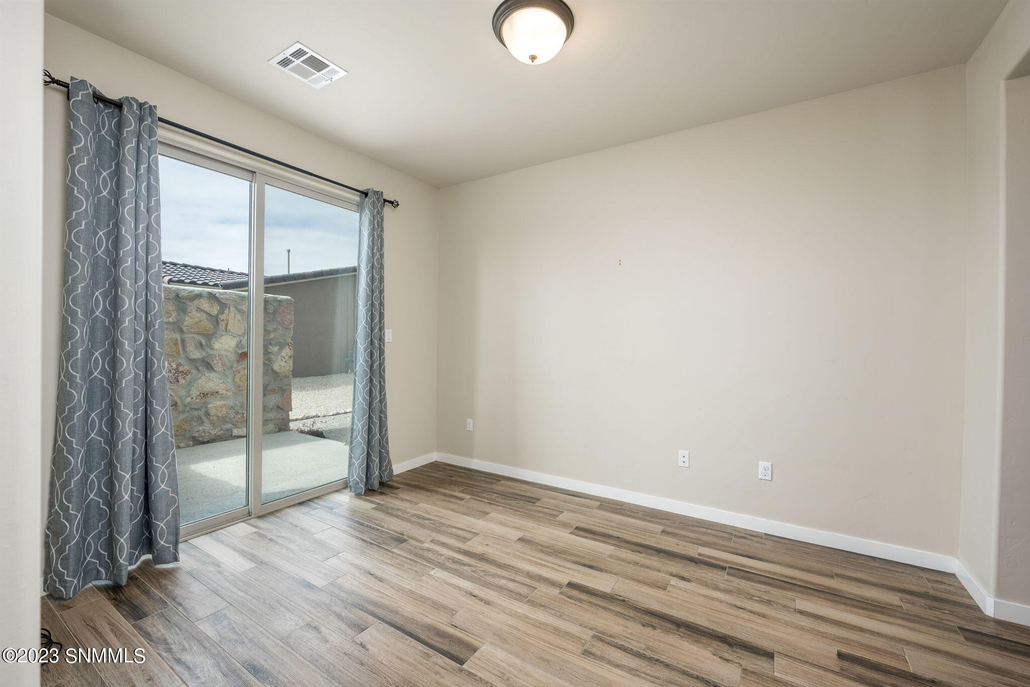 Las Cruces, New Mexico 88005, United States, 4 Bedrooms Bedrooms, ,3 BathroomsBathrooms,Residential,Pending,69260