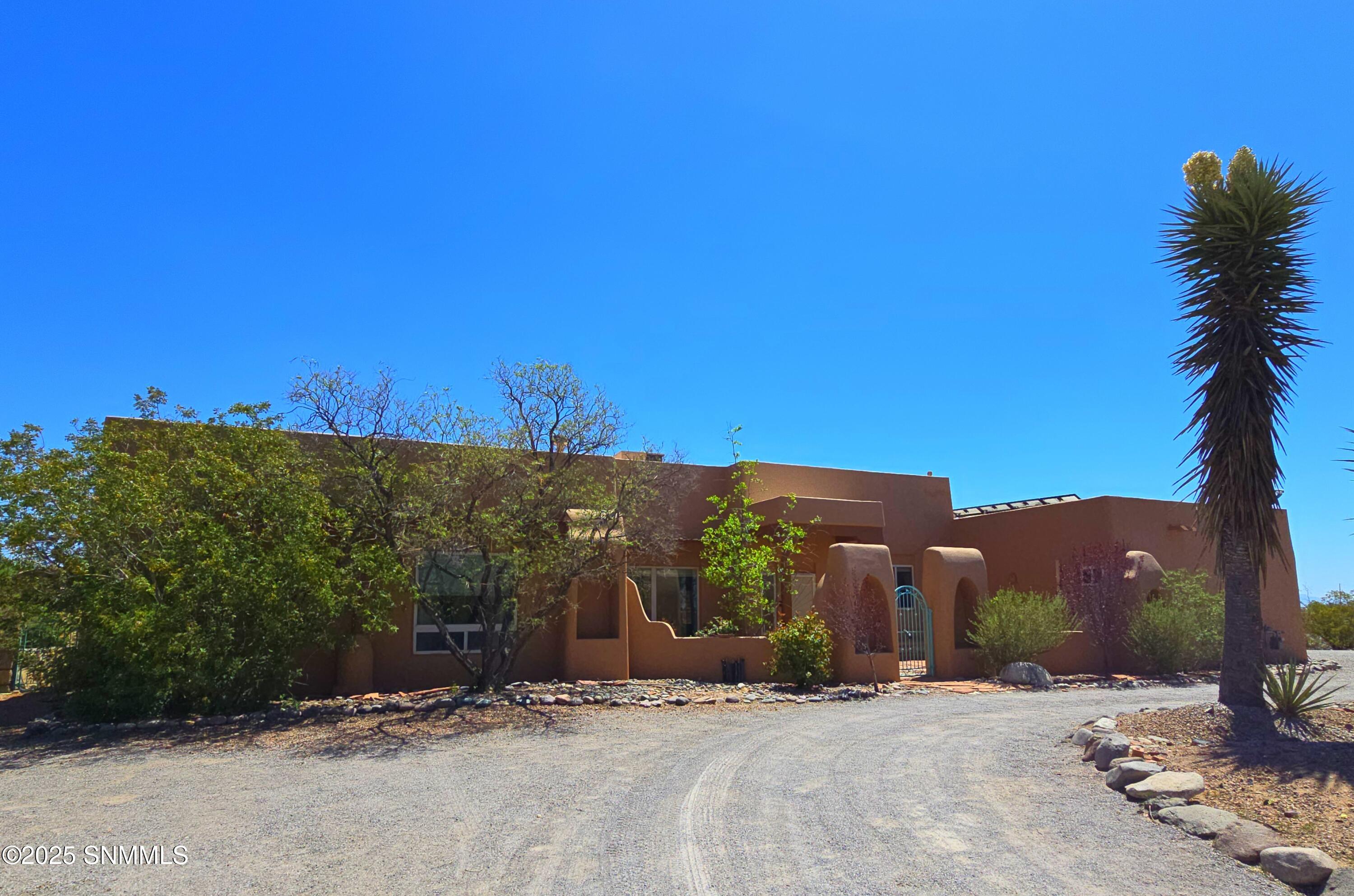 5423 Angel Fire Court, Las Cruces, New Mexico image 1