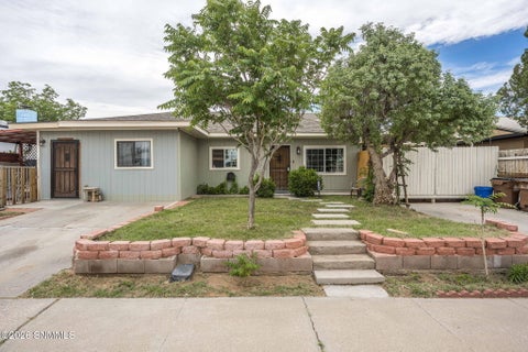 Homes For Sale - 1130 Poplar Ave<br/> Dona Ana County, Las Cruces, NM 88001