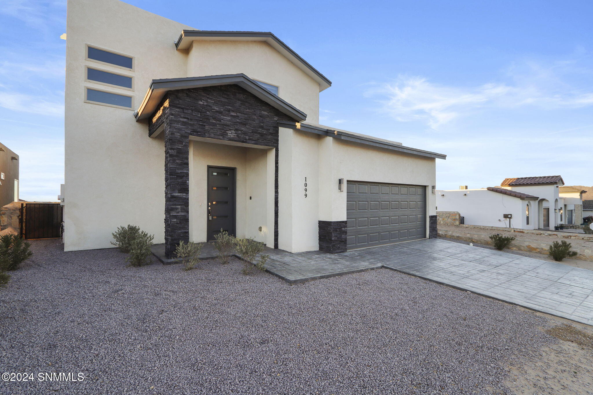 1099 Bronze Hill Avenue, Santa Teresa, New Mexico image 1