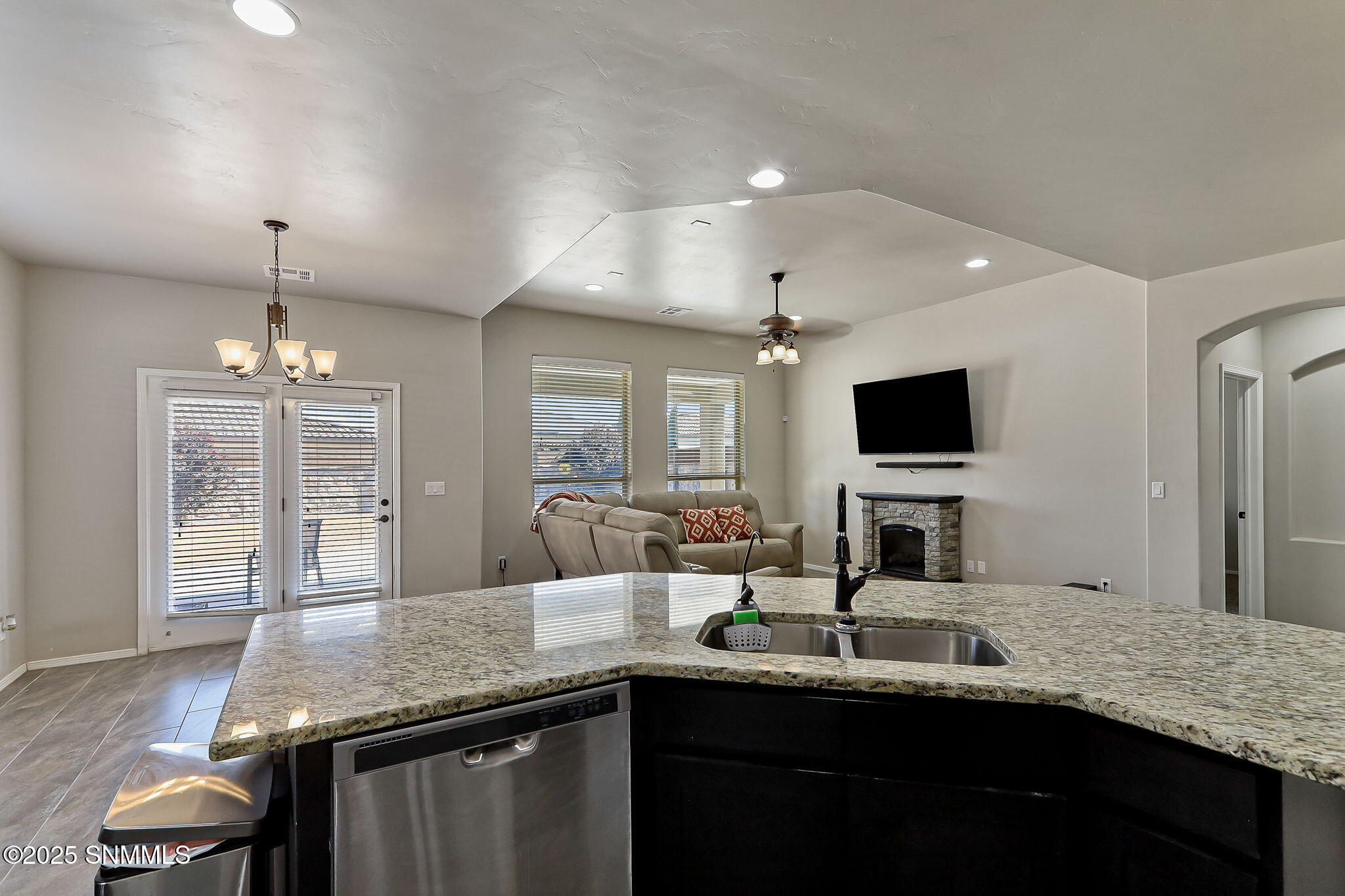 869 Holly Park Avenue, Sunland Park, New Mexico image 16