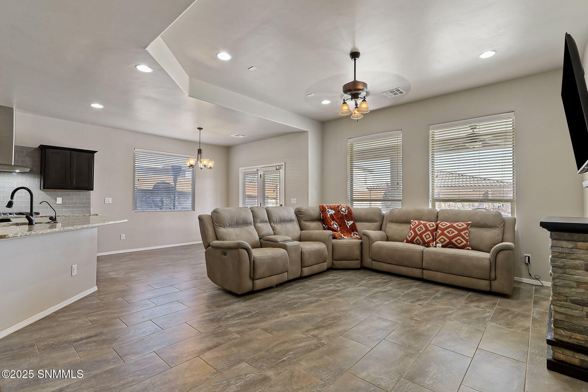 869 Holly Park Avenue, Sunland Park, New Mexico image 19