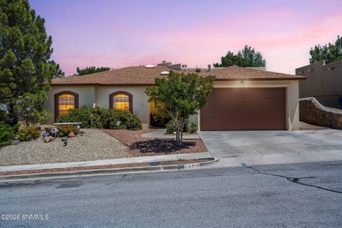 Homes For Sale - 4515 Pinnacle View Drive<br/> Las Cruces, NM 88011