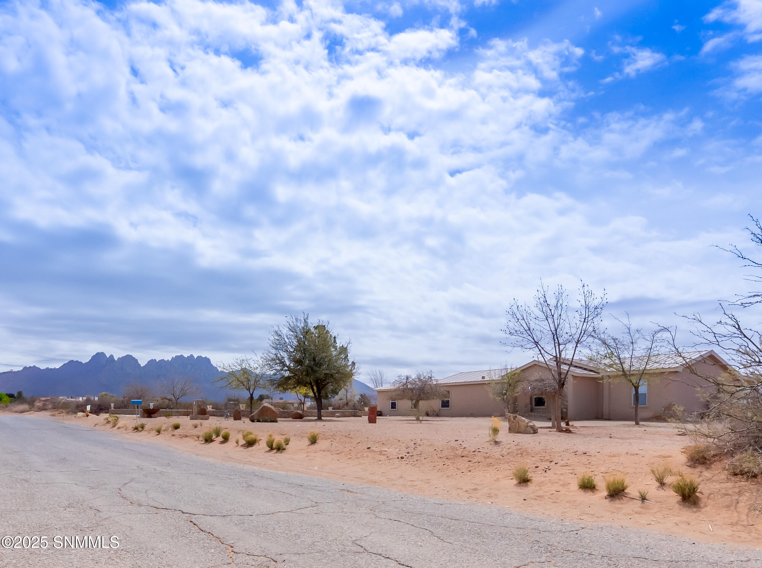 7650 Cortez Drive, Las Cruces, New Mexico image 1