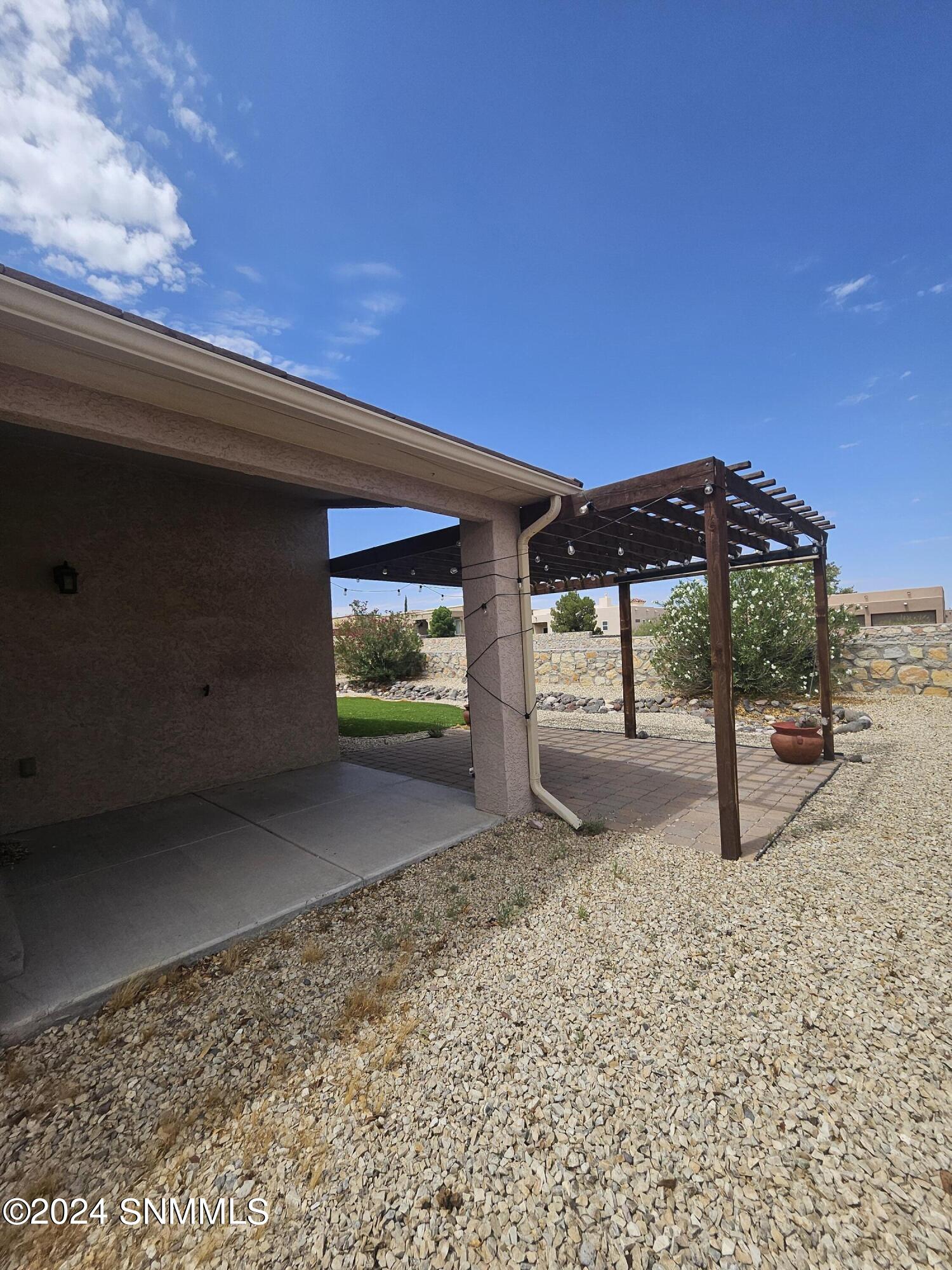 Las Cruces, New Mexico 88011, United States, 3 Bedrooms Bedrooms, ,2 BathroomsBathrooms,Residential,Active,44543