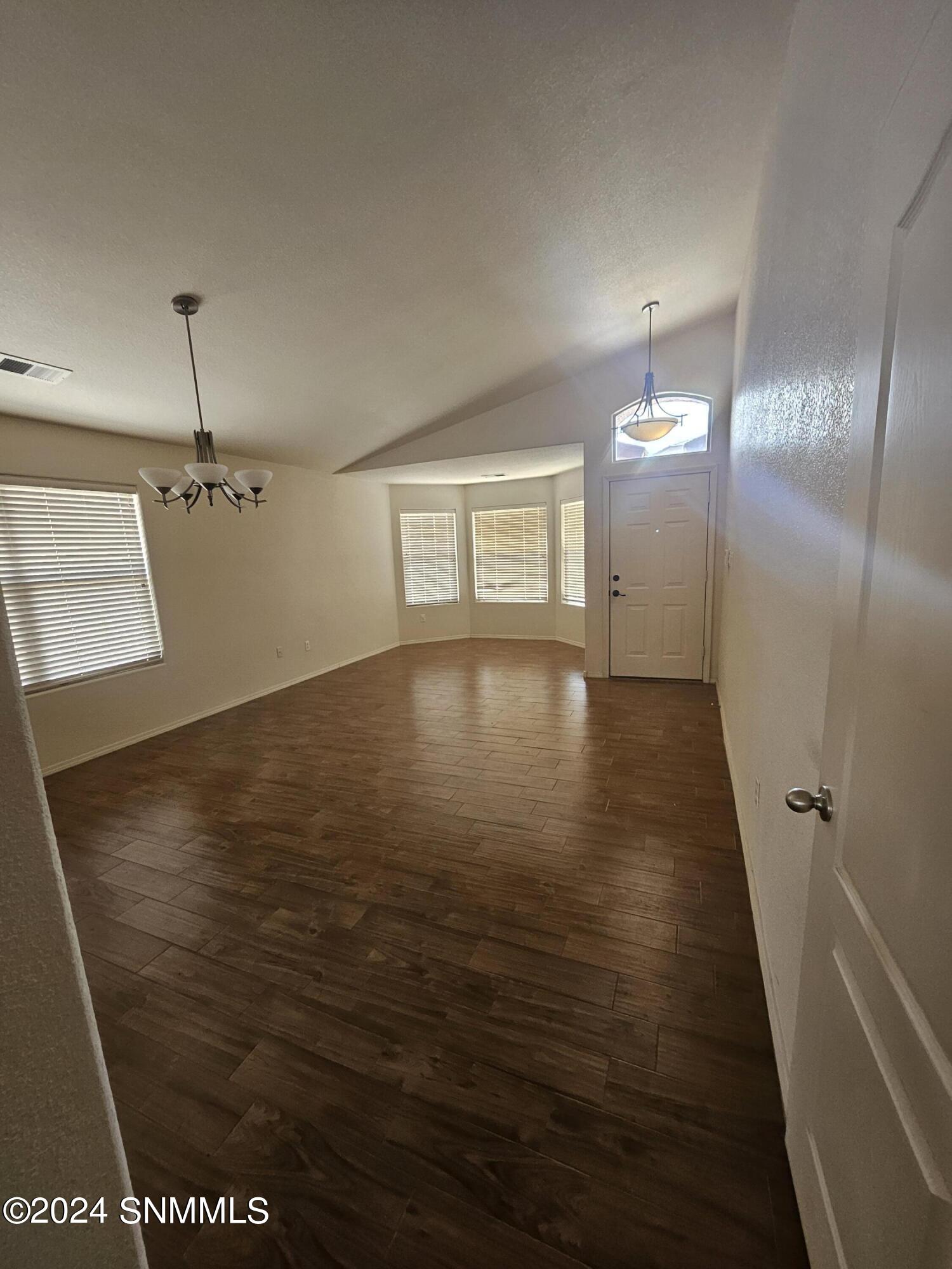 Las Cruces, New Mexico 88011, United States, 3 Bedrooms Bedrooms, ,2 BathroomsBathrooms,Residential,Active,44543