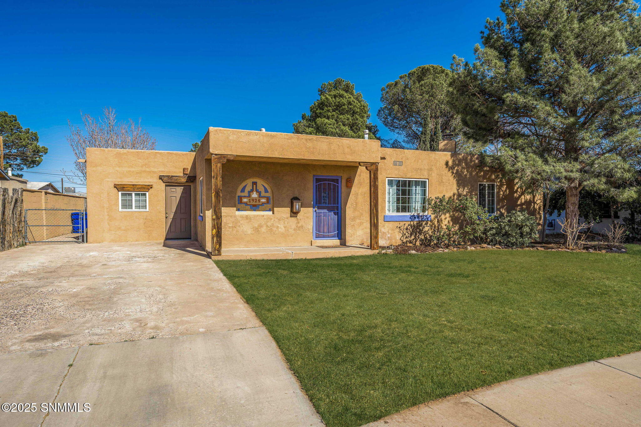 1924 La Jolla Avenue, Las Cruces, New Mexico image 1