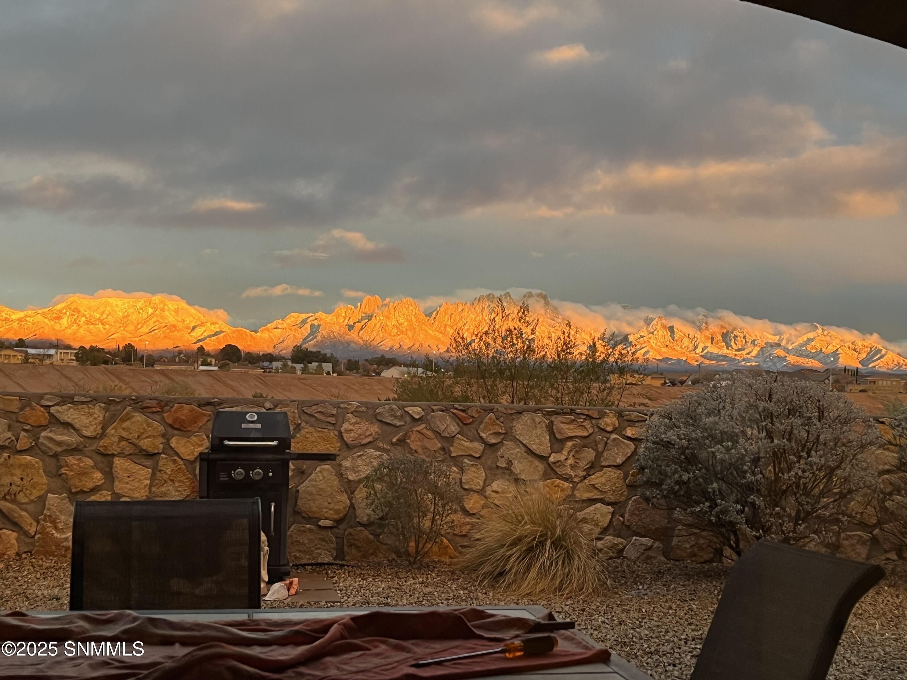 Las Cruces, New Mexico 88012, United States, 3 Bedrooms Bedrooms, ,2 BathroomsBathrooms,Residential,Active,130271