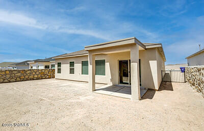 Las Cruces, New Mexico 88011, United States, 3 Bedrooms Bedrooms, ,2 BathroomsBathrooms,Residential,Active,91897