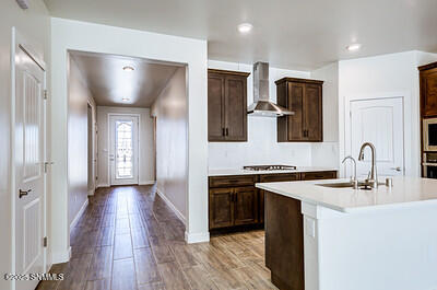 Las Cruces, New Mexico 88011, United States, 3 Bedrooms Bedrooms, ,2 BathroomsBathrooms,Residential,Active,91897