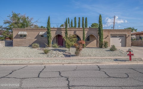 Homes For Sale - 1203 Edgewood Avenue<br/> Dona Ana County, Las Cruces, NM 88005
