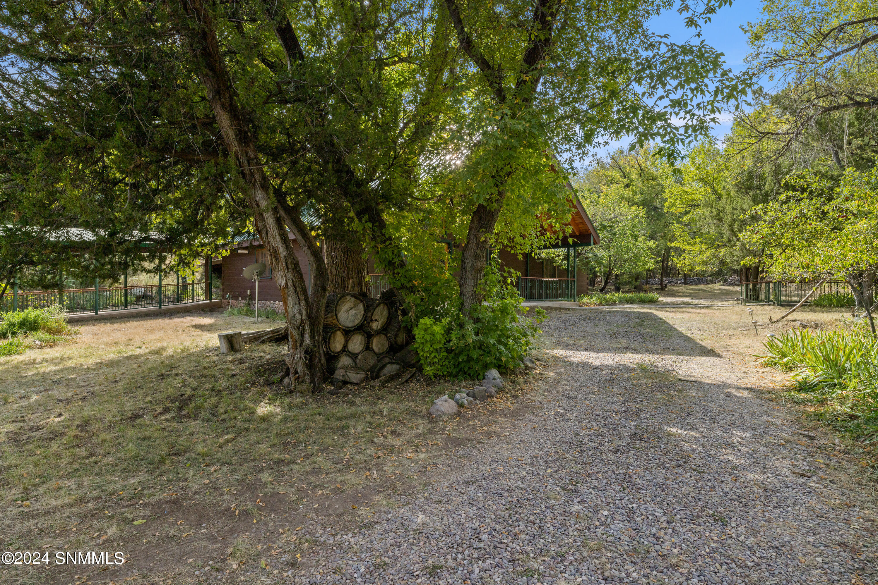 6 Kingston North Street, Hillsboro, New Mexico image 9