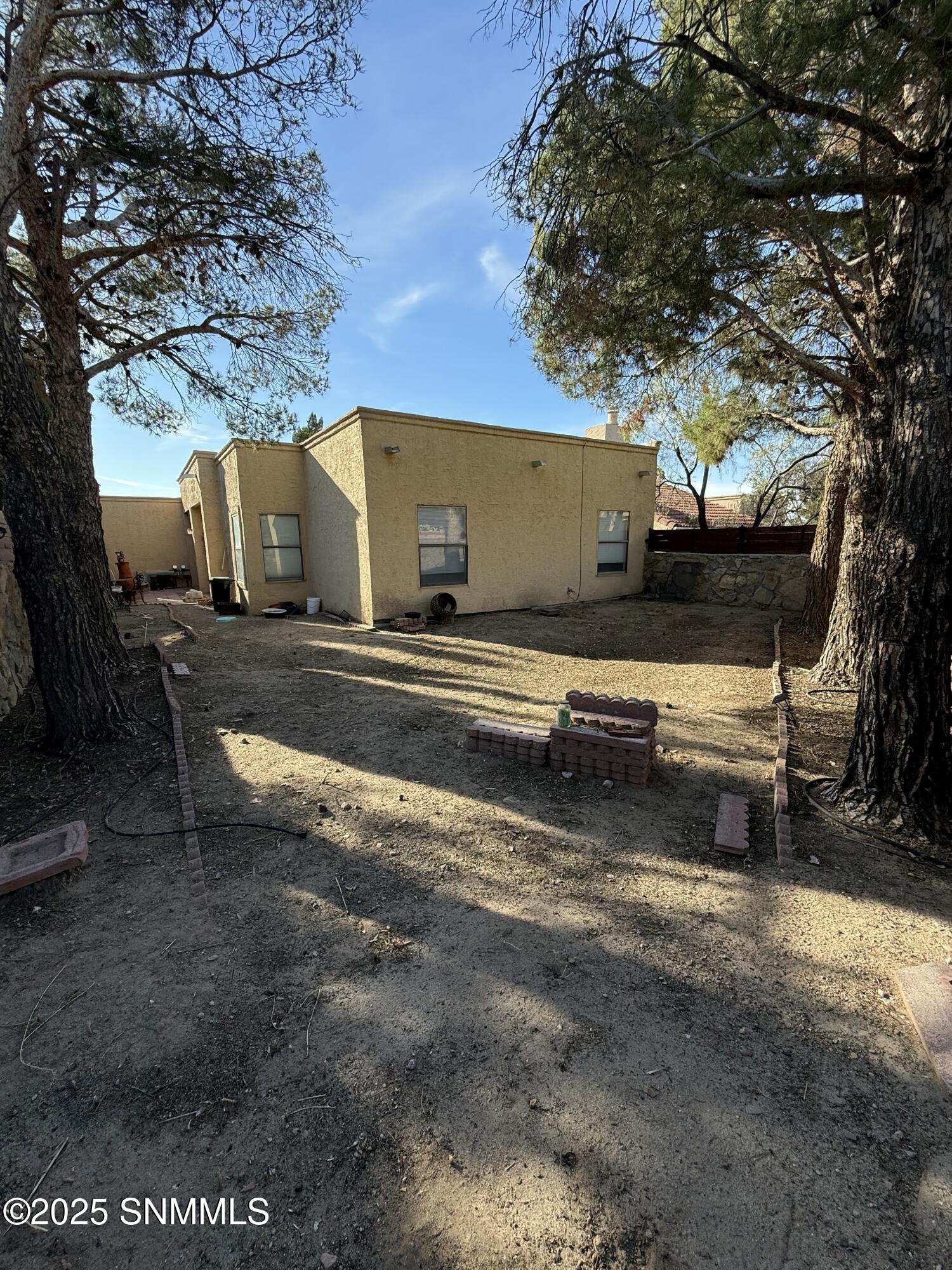 Las Cruces, New Mexico 88012, United States, 3 Bedrooms Bedrooms, ,2 BathroomsBathrooms,Residential,Active,243356