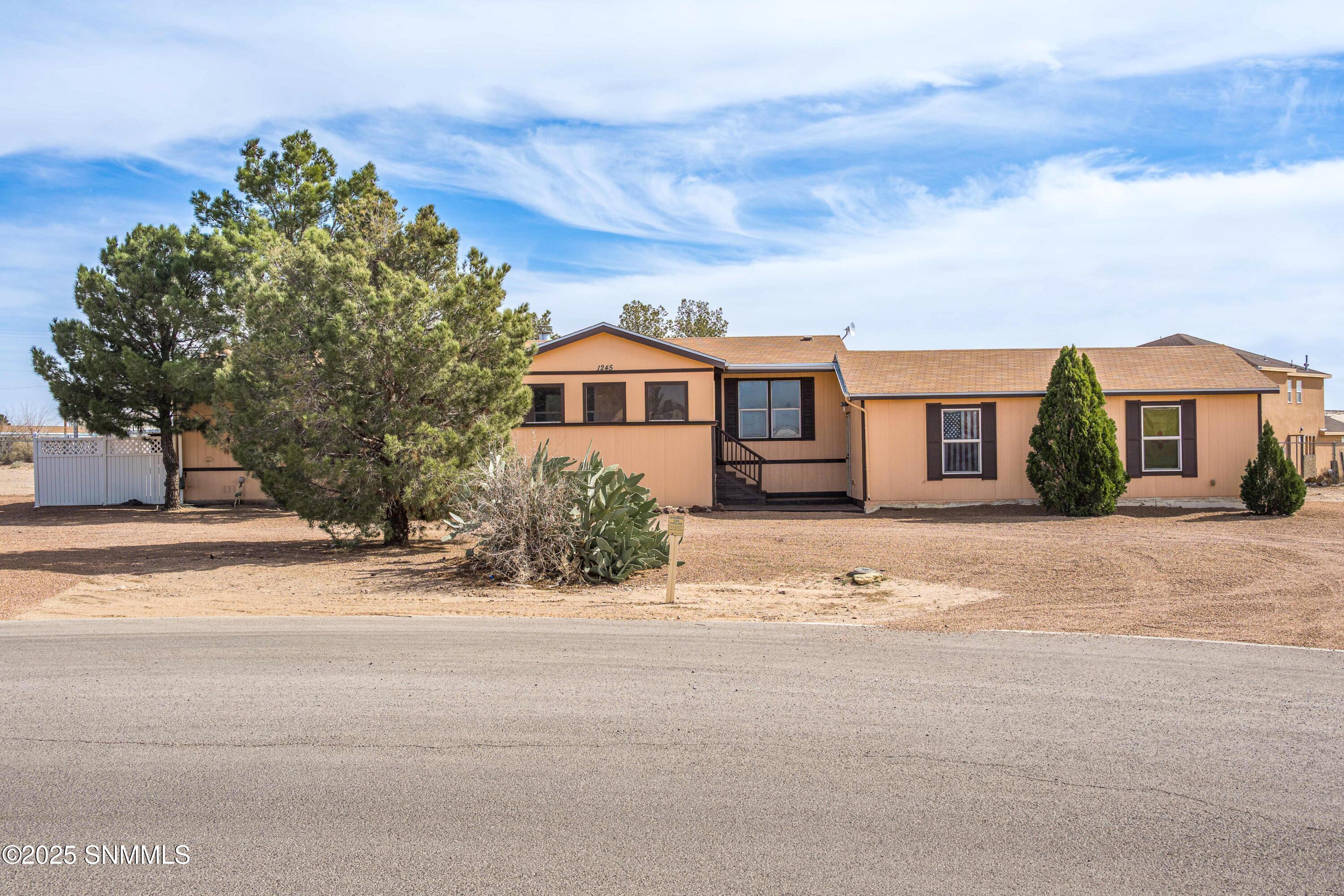 1245 Carlsbad Court, Mesilla Park, New Mexico image 1
