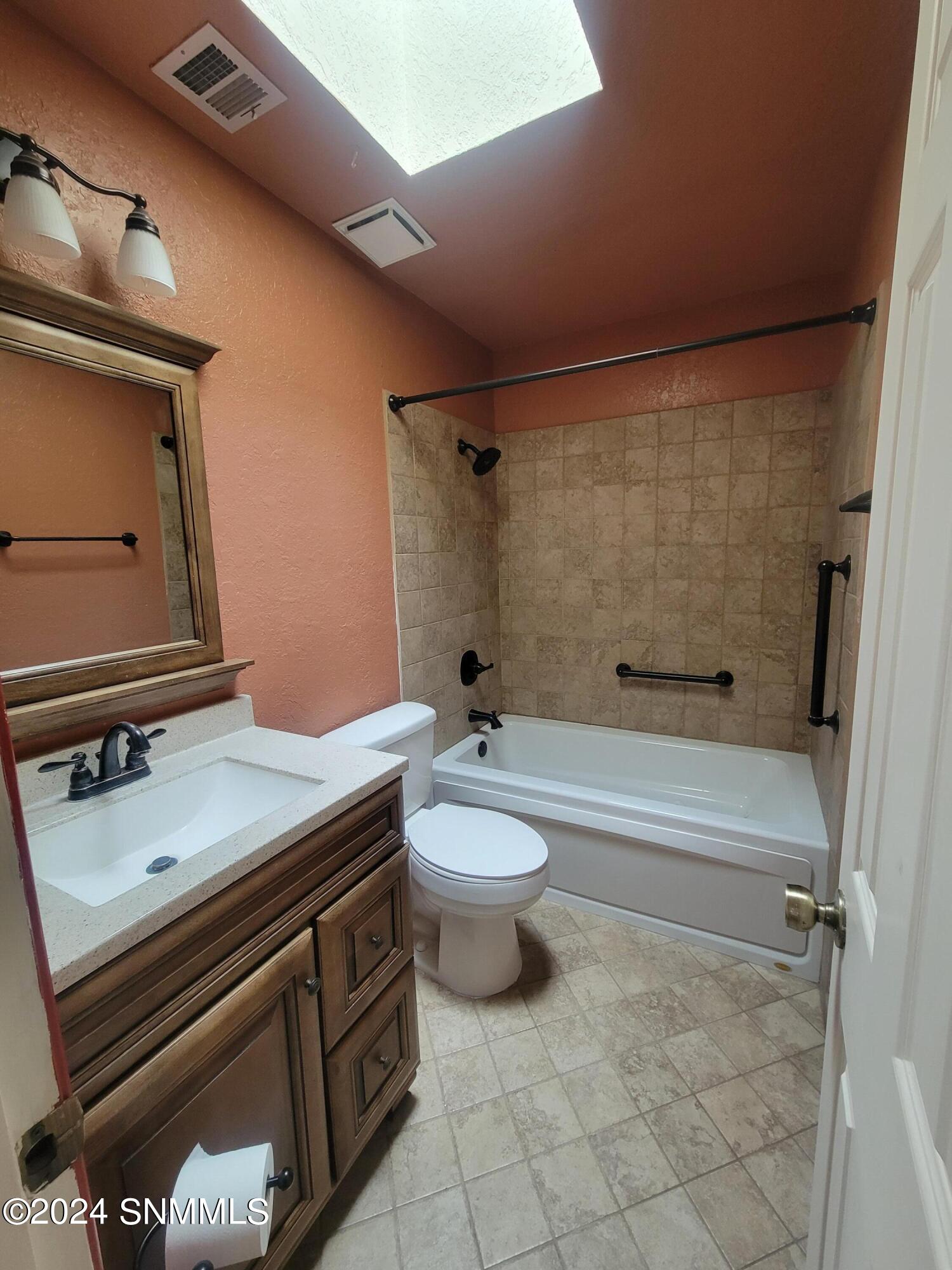 Las Cruces, New Mexico 88011, United States, 2 Bedrooms Bedrooms, ,2 BathroomsBathrooms,Residential,Pending,62132