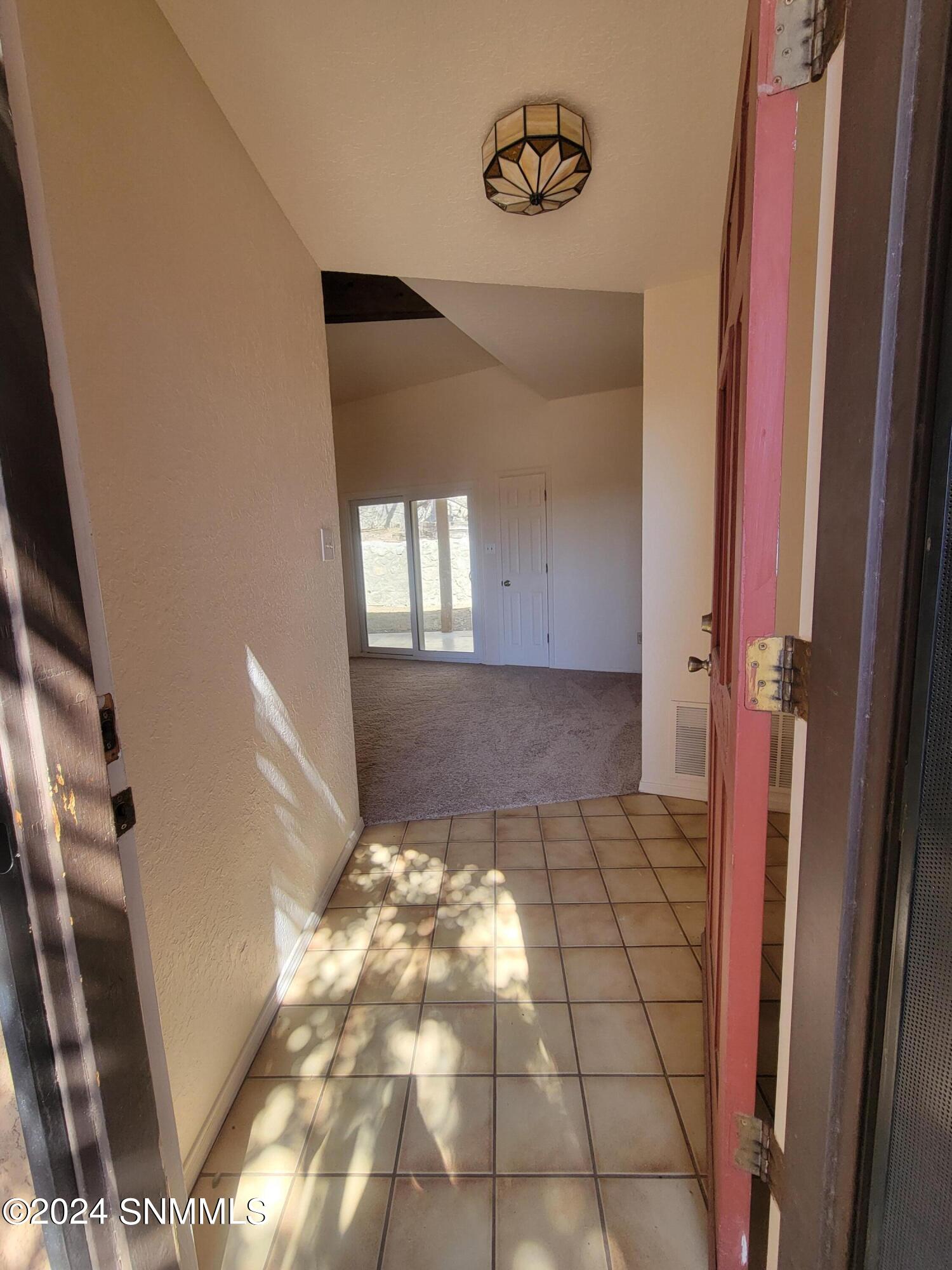 Las Cruces, New Mexico 88011, United States, 2 Bedrooms Bedrooms, ,2 BathroomsBathrooms,Residential,Pending,62132