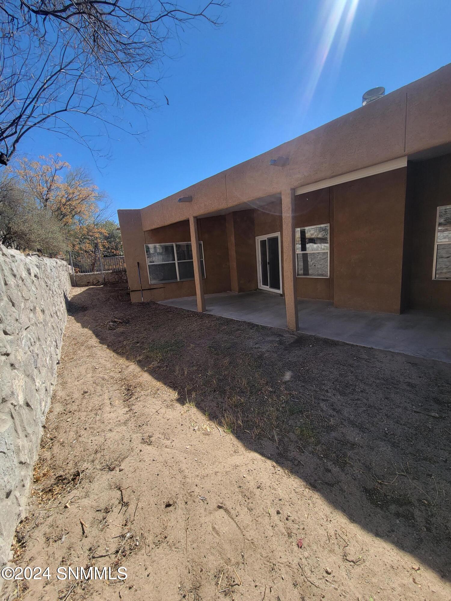 Las Cruces, New Mexico 88011, United States, 2 Bedrooms Bedrooms, ,2 BathroomsBathrooms,Residential,Pending,62132