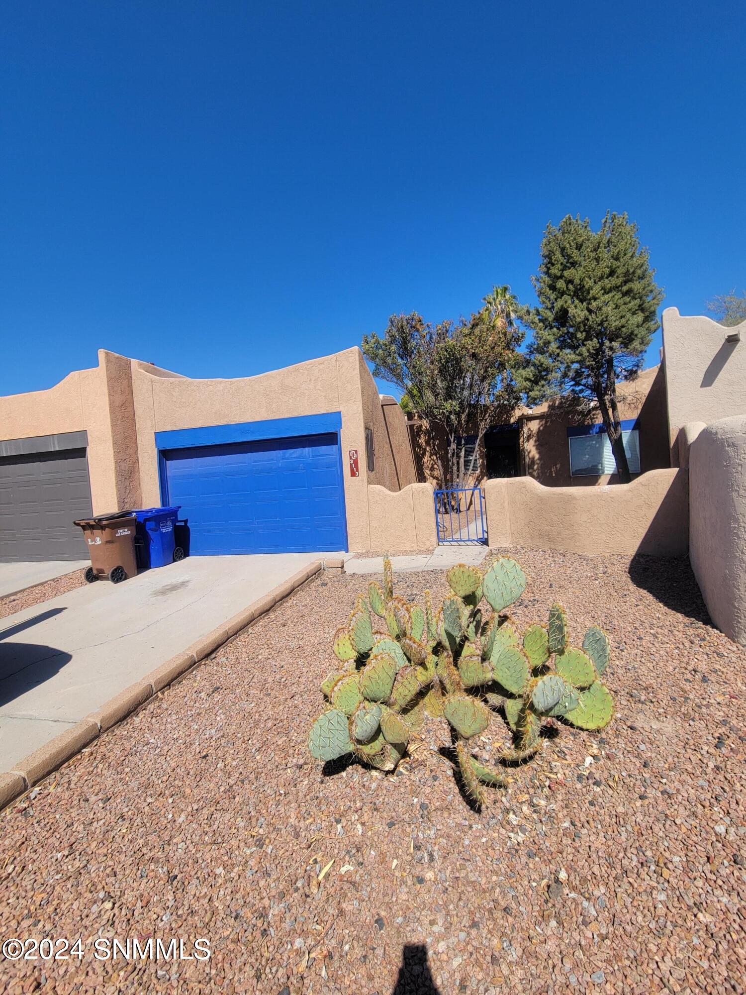 Las Cruces, New Mexico 88011, United States, 2 Bedrooms Bedrooms, ,2 BathroomsBathrooms,Residential,Pending,62132