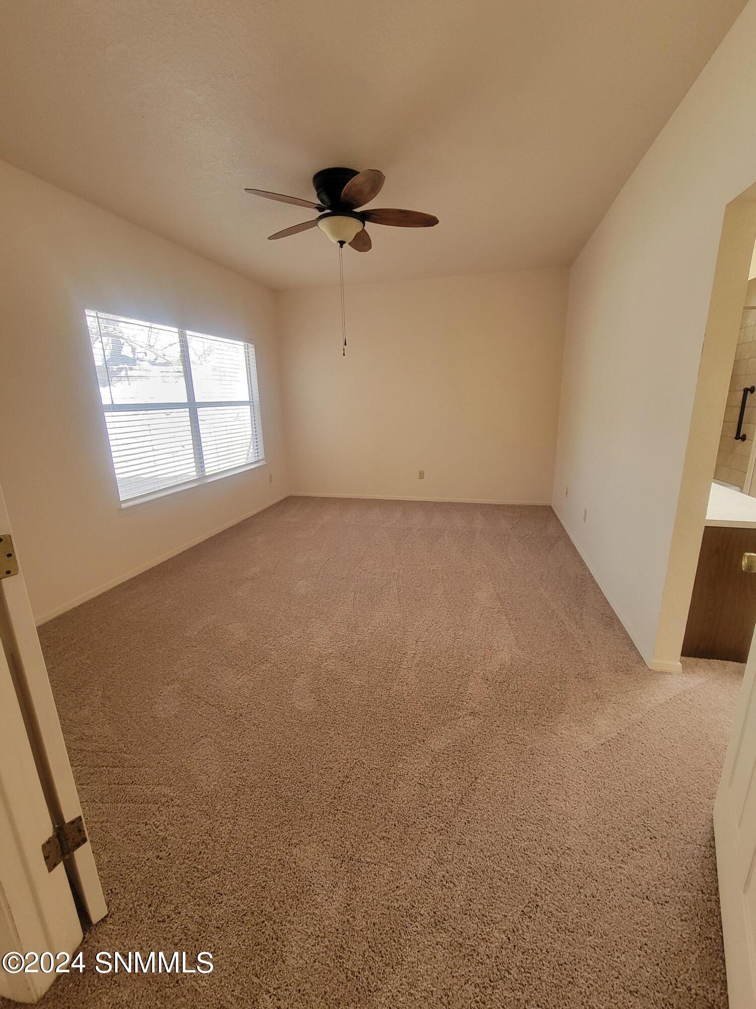Las Cruces, New Mexico 88011, United States, 2 Bedrooms Bedrooms, ,2 BathroomsBathrooms,Residential,Pending,62132