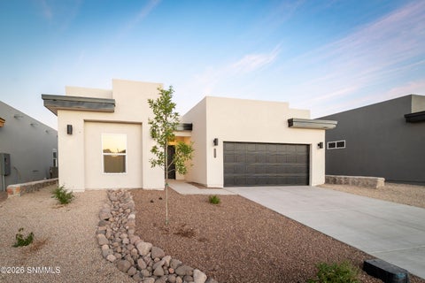 Townhouse For Sale - 1015 Noria Court<br/> Las Cruces, NM 88012