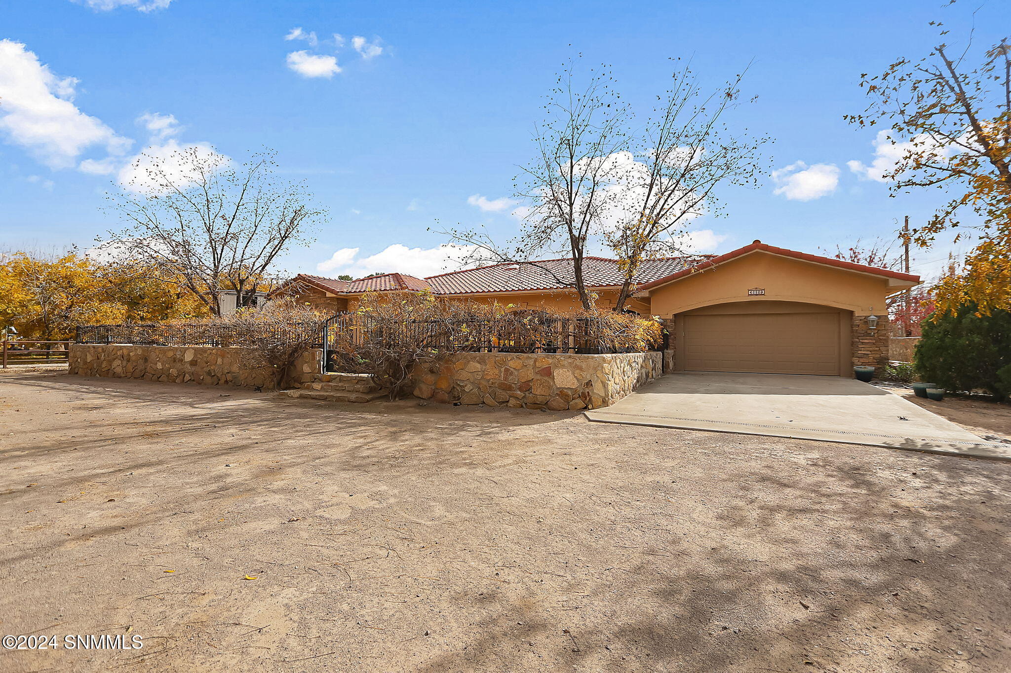 2705 Westwind Road, Las Cruces, New Mexico image 2