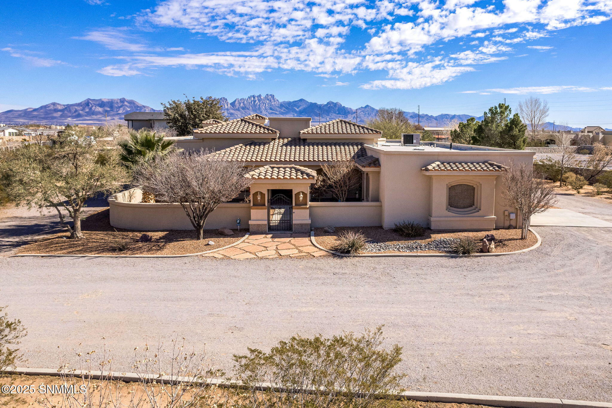 3374 Calle Rancho Caballo Place, Las Cruces, New York image 1