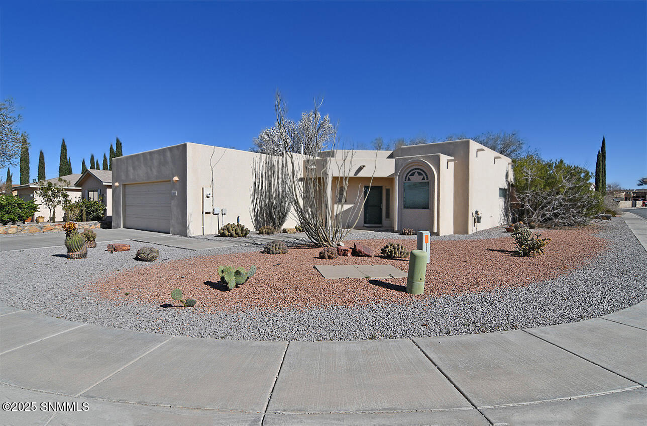 1819 Bentley Drive, Las Cruces, New Mexico image 3