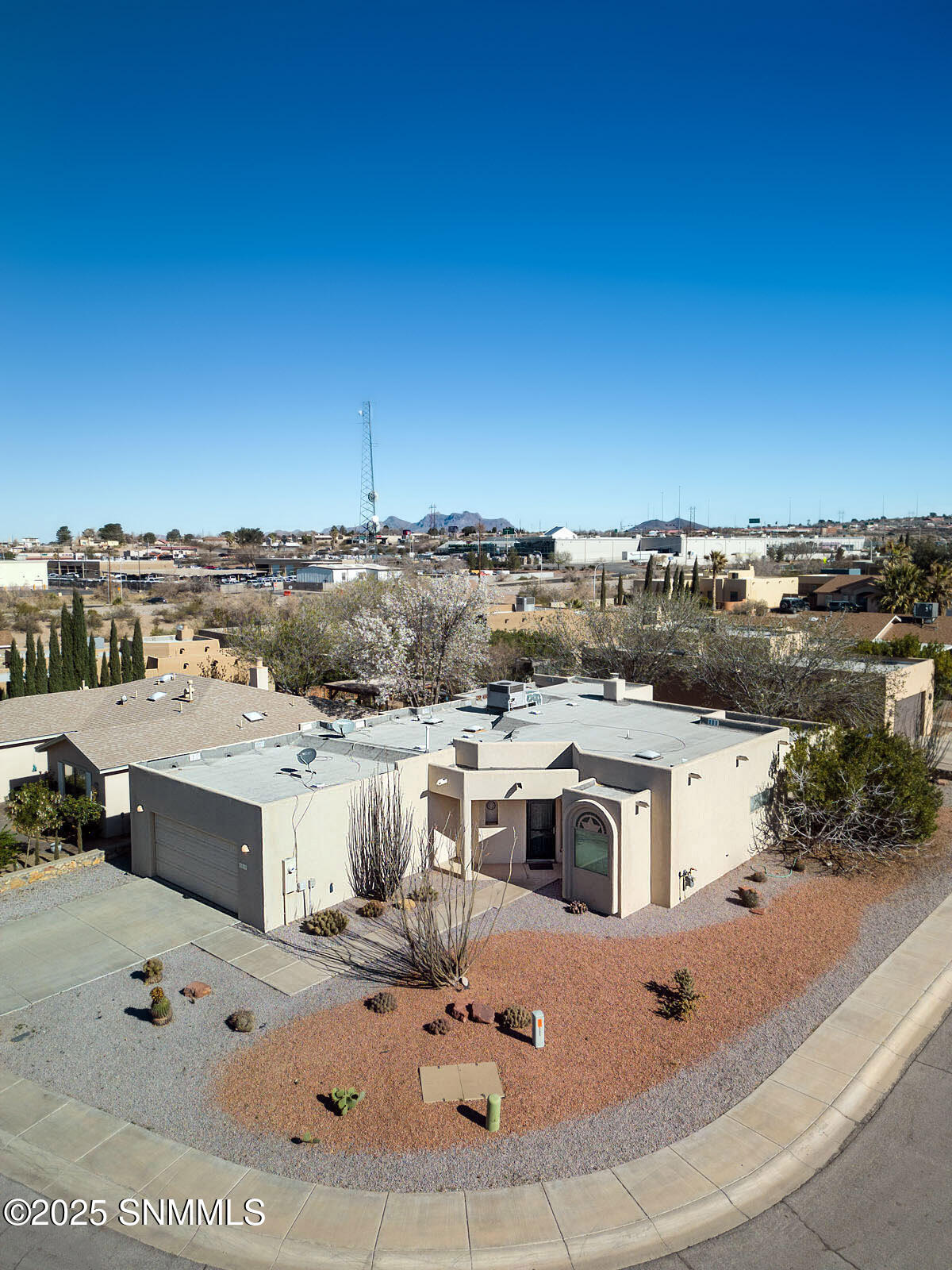 1819 Bentley Drive, Las Cruces, New Mexico image 1