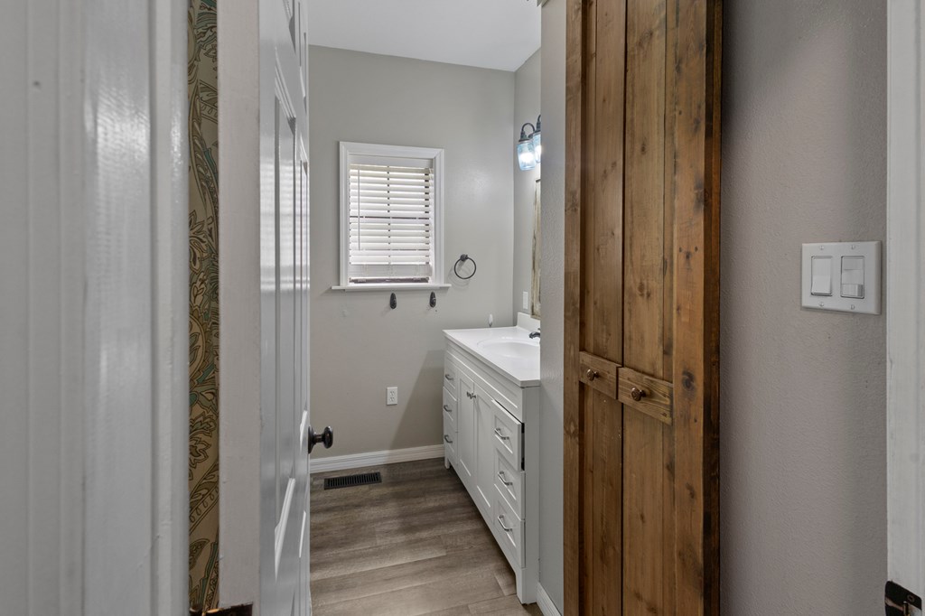 Jayess, Mississippi 39641, United States, 3 Bedrooms Bedrooms, ,3 BathroomsBathrooms,Residential,Active,137925