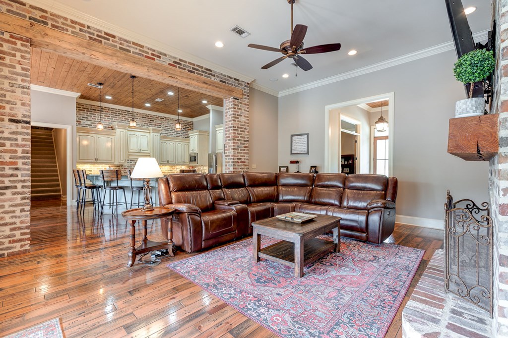 McComb, Mississippi 39648, United States, 4 Bedrooms Bedrooms, ,4 BathroomsBathrooms,Residential,Contingent,47636