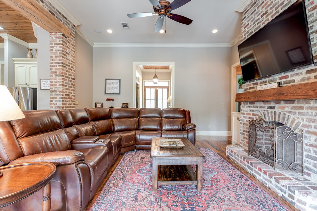 McComb, Mississippi 39648, United States, 4 Bedrooms Bedrooms, ,4 BathroomsBathrooms,Residential,Contingent,47636