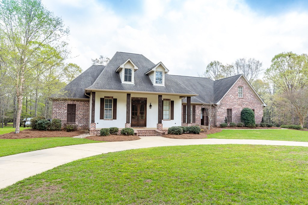 McComb, Mississippi 39648, United States, 4 Bedrooms Bedrooms, ,4 BathroomsBathrooms,Residential,Contingent,47636