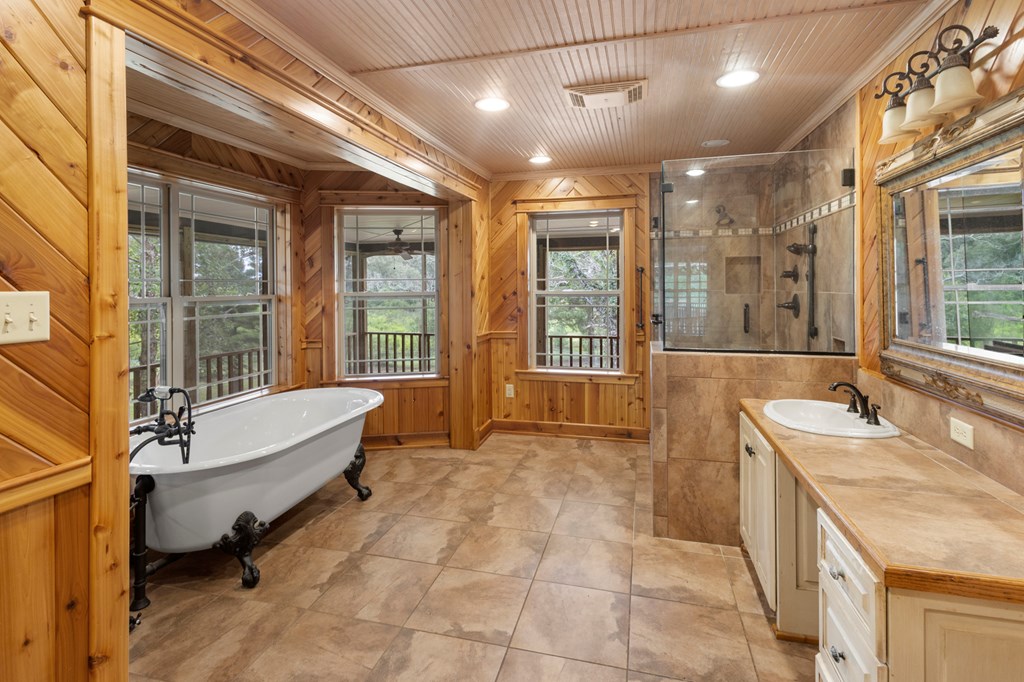 Tylertown, Mississippi 39667, United States, 3 Bedrooms Bedrooms, ,3 BathroomsBathrooms,Residential,Pending,43061