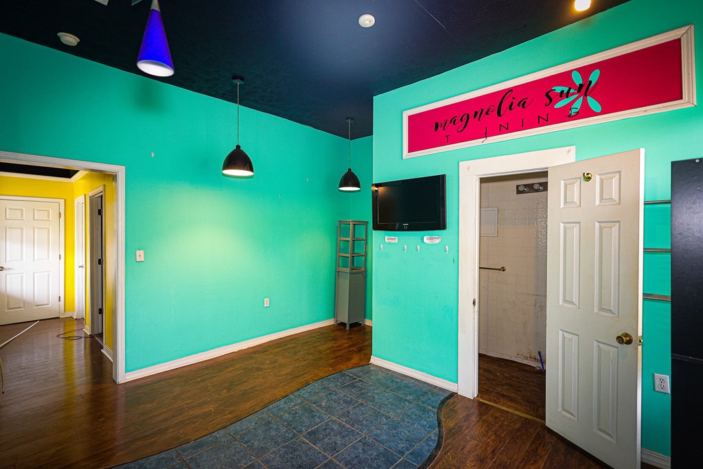 McComb, Mississippi 39648, United States, ,2 BathroomsBathrooms,Commercial,Contingent,61632