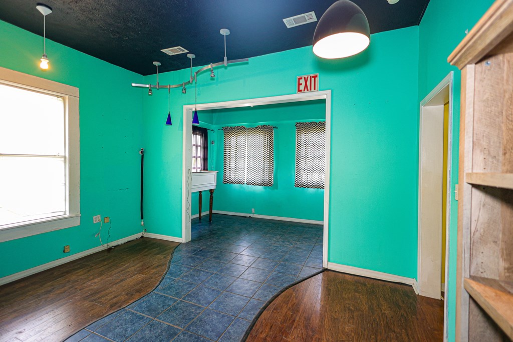 McComb, Mississippi 39648, United States, ,2 BathroomsBathrooms,Commercial,Contingent,61632