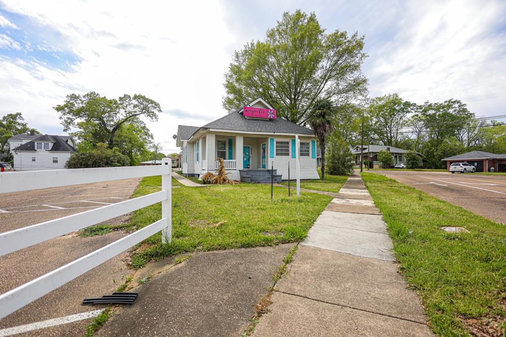 McComb, Mississippi 39648, United States, ,2 BathroomsBathrooms,Commercial,Contingent,61632