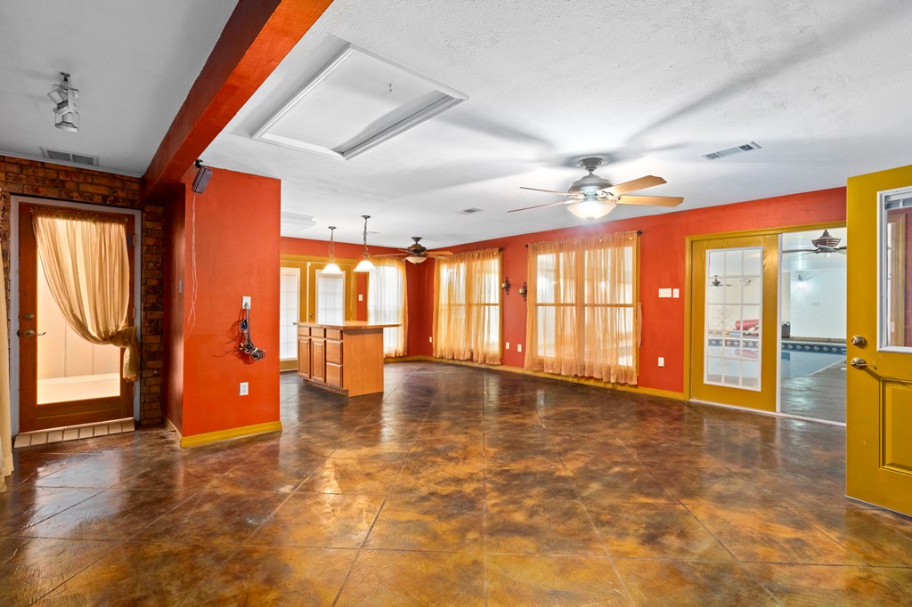 Tylertown, Mississippi 39667, United States, 6 Bedrooms Bedrooms, ,7 BathroomsBathrooms,Residential,Active,86096