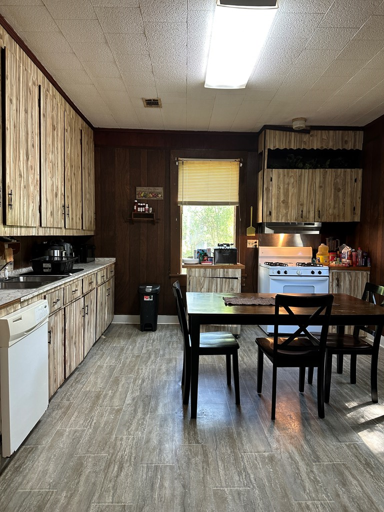 McComb, Mississippi 39648, United States, 2 Bedrooms Bedrooms, ,2 BathroomsBathrooms,Residential,Active,109235