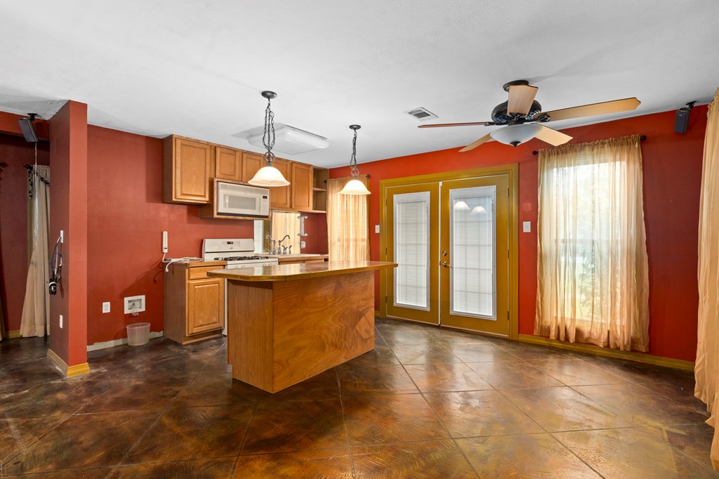 Tylertown, Mississippi 39667, United States, 6 Bedrooms Bedrooms, ,7 BathroomsBathrooms,Residential,Active,30051