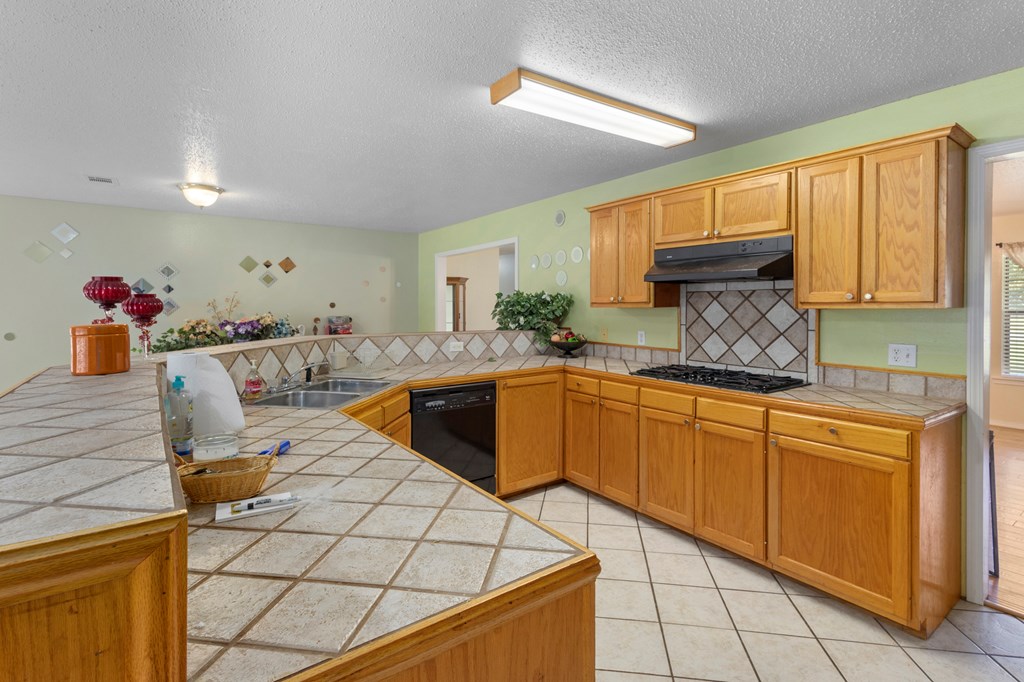 Magnolia, Mississippi 39652, United States, 5 Bedrooms Bedrooms, ,5 BathroomsBathrooms,Residential,Contingent,38711