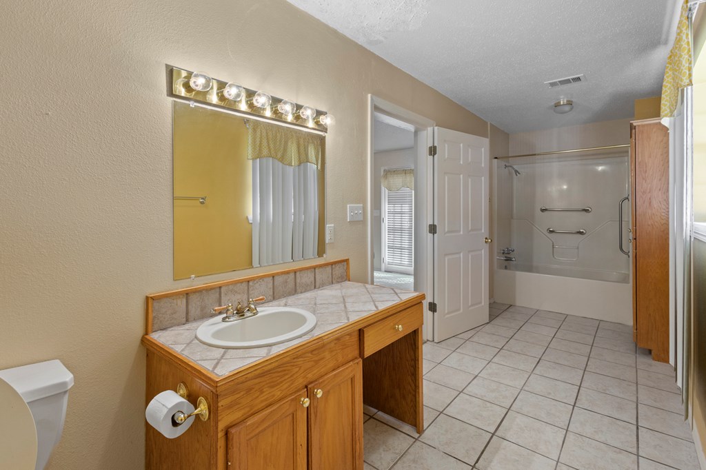 Magnolia, Mississippi 39652, United States, 5 Bedrooms Bedrooms, ,5 BathroomsBathrooms,Residential,Contingent,38711